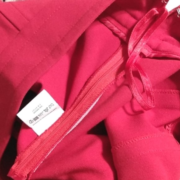 DKNY RED A-LINE SKIRT NWT SIZE 6 - Picture 9 of 12